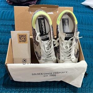 Golden Goose SUPERSTAR size 7 1/2